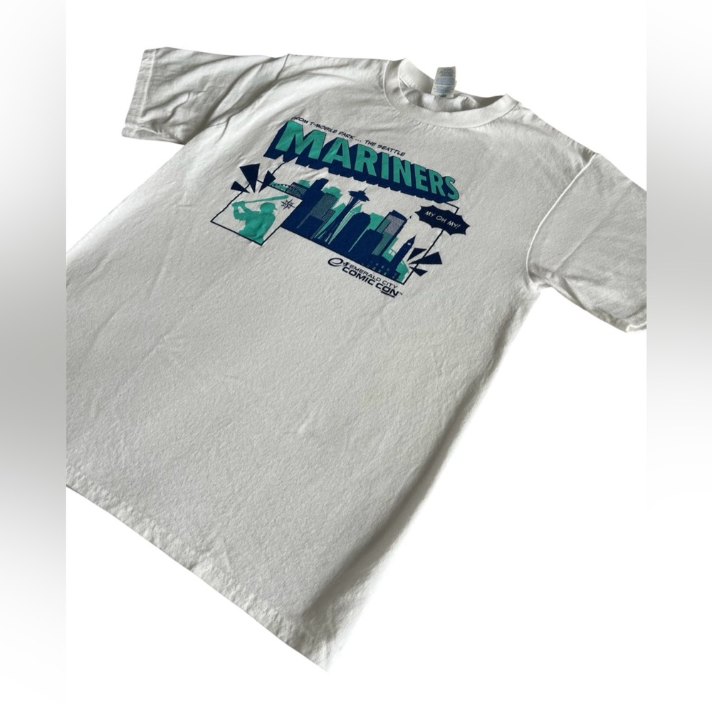 NWOT White Seattle Mariners Emerald City Comicon Unisex Shirt
